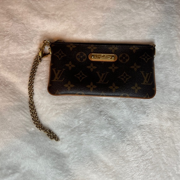 Louis Vuitton Pochette Milla MM Monogrammed Wallet - Picture 1 of 10